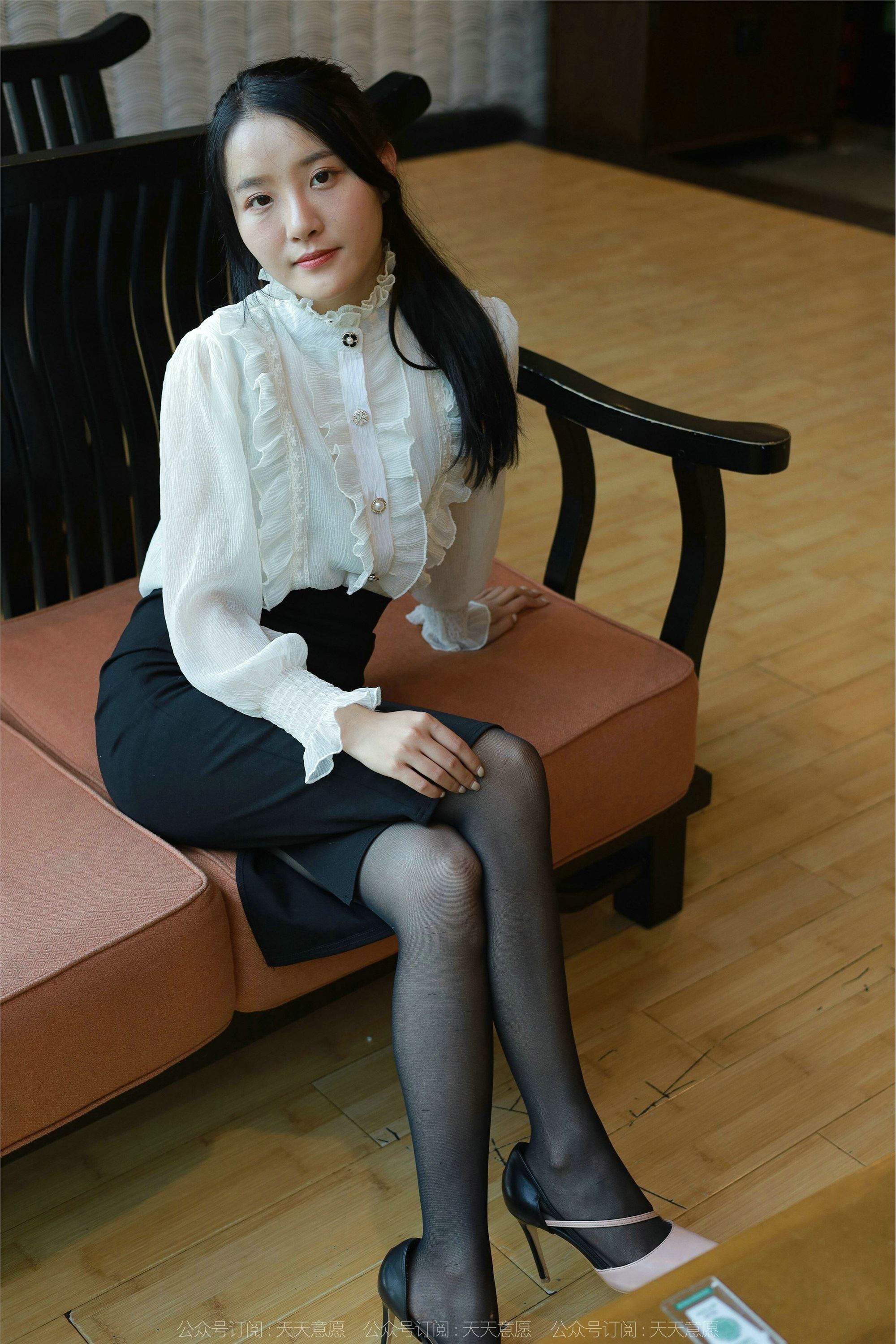 IESS异思趣向  2022.03.02 丝享家1017：婉萍《黑丝咖啡》